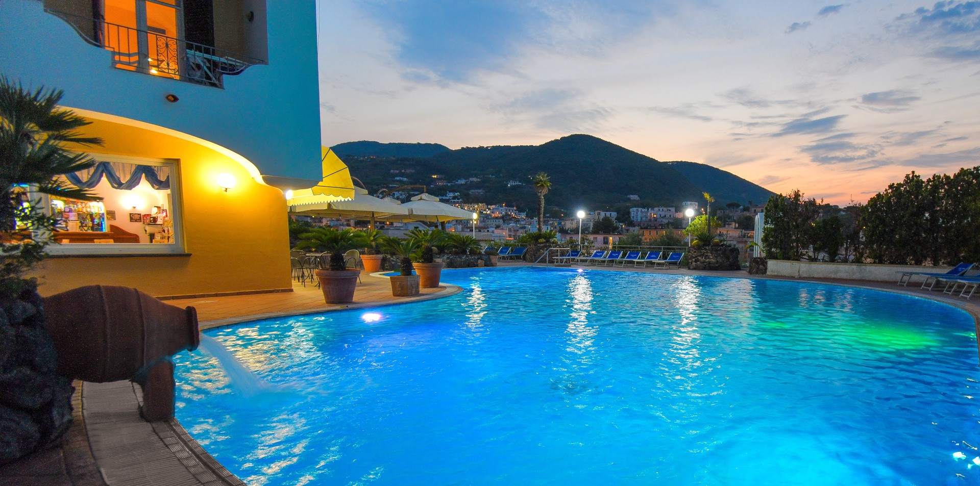 Soggiorno di Luglio ad Ischia Hotel 4 stelle con piscine e terme